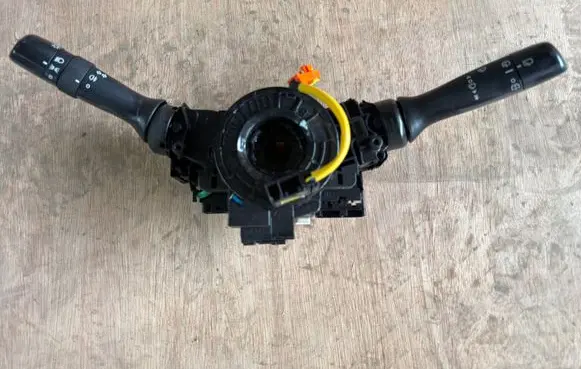Peugeot 108 Indicator stalk 