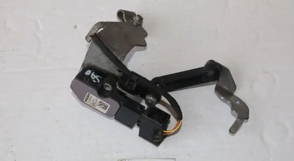 Volvo S90, V90 Rear air suspension level height sensor 31476759 31476758