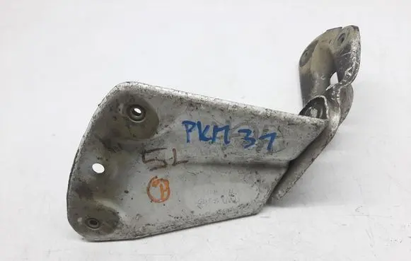 Skoda Yeti (5L) Fender mounting bracket 5L0821142