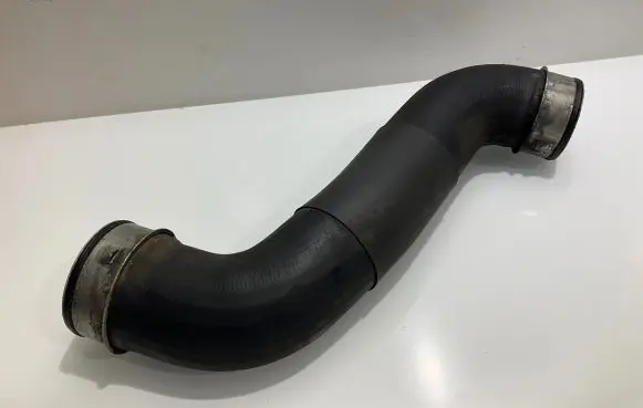 Intercooler hose/pipe