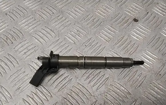 Mercedes-Benz E W212 Fuel injector A6420701187