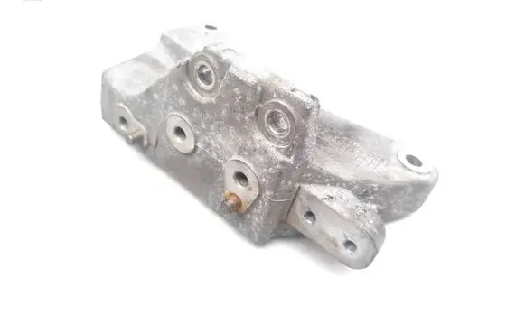 KIA Niro Engine mounting bracket 
