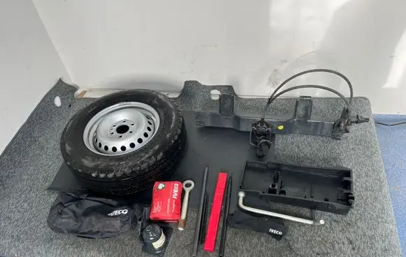 Iveco Daily 6th gen Tool set 