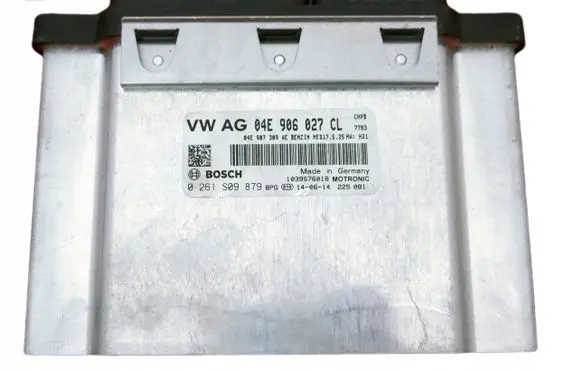 Audi Q3 8U Engine control unit/module 04E906027CL
