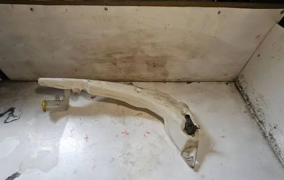 Ford Connect Windshield washer fluid reservoir/tank 2T1417618AB