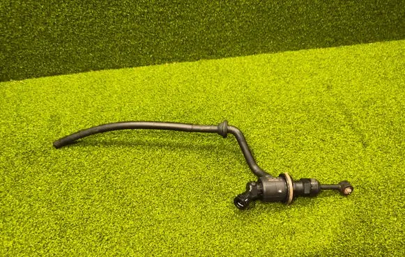 Renault Master III Clutch master cylinder 8200673234