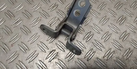 Toyota Auris 150 Front door upper hinge 