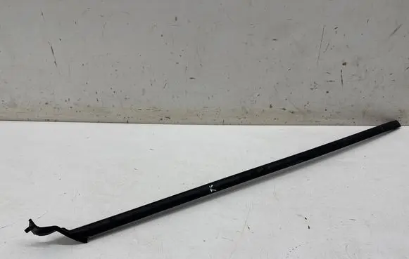 Windshield trim