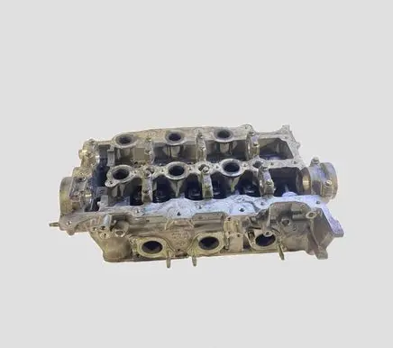 Land Rover Discovery 4 - LR4 Engine head PM9X2Q 6090DA