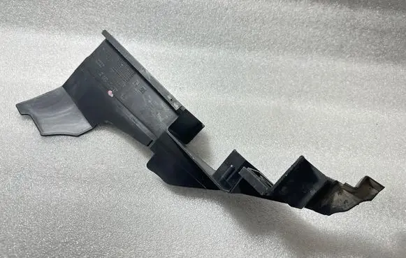 Intercooler air guide/duct channel