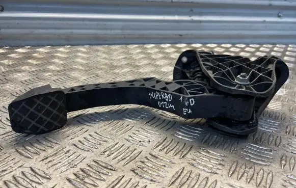 Skoda Superb B6 (3T) Clutch pedal 1K1721059ES 2800968011 10112008