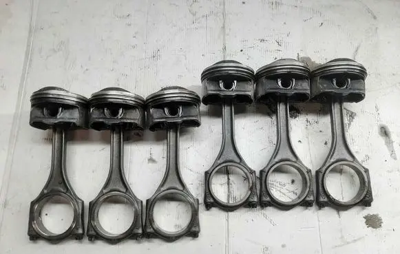 Audi Q5 SQ5 Piston with connecting rod