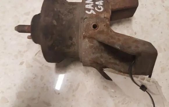 Hyundai Santa Fe Engine mount bracket 219322B000
