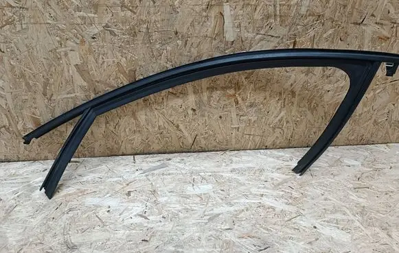 Citroen C4 III e-C4 Rubber seal front door window/glass 9833078880 GR0UPE