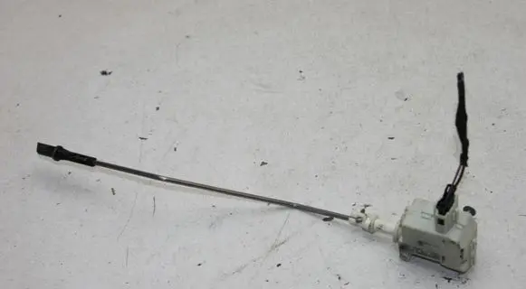 Volkswagen PASSAT CC Fuel tank cap lock 3B0959782A