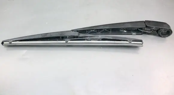 Suzuki Grand Vitara II Rear wiper blade arm