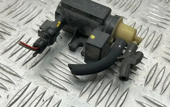 Mercedes-Benz B W245 Turbo solenoid valve A0061536628 09T078 70078202
