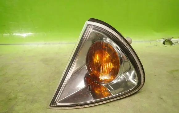 Toyota Avensis T220 Front indicator light 0535TOYOTA