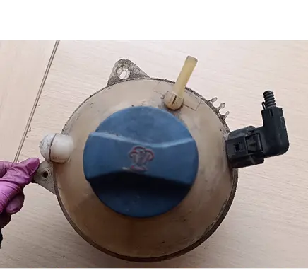 Audi A3 S3 8L Coolant expansion tank/reservoir 1j0121403a