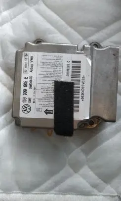 Volkswagen Touran I Airbag control unit/module 1T0909605E