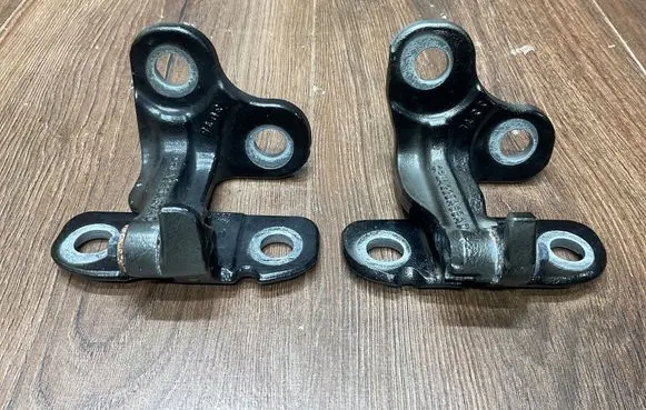 Land Rover Range Rover L405 Rear door hinge set CPLA228A65AD CPLA228A67AC