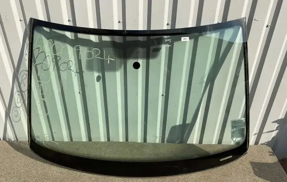 Volkswagen Eos Front windscreen/windshield window 