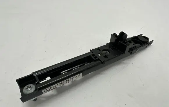 Mercedes-Benz S W221 Seat belt adjustment rail A2218600888