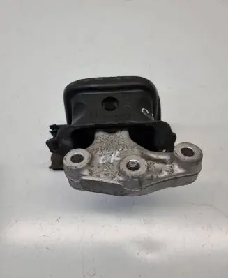 Citroen C3 Picasso Engine mount bracket 9681706580