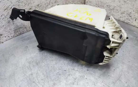 Mercedes-Benz E W212 Fuse box cover A2125400382