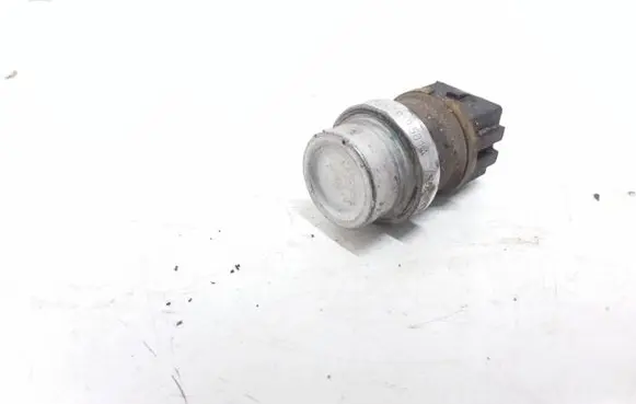 Volkswagen Golf III Coolant temperature sensor 357919501A