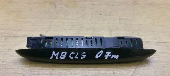 Mercedes-Benz CLS C219 Parking PDC sensor display screen A1715420123