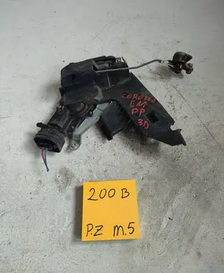 Toyota Corolla Verso E110 Front door lock 79848979