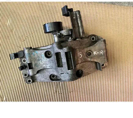 BMW 3 F30 F35 F31 Generator/alternator bracket 7619250 18095810