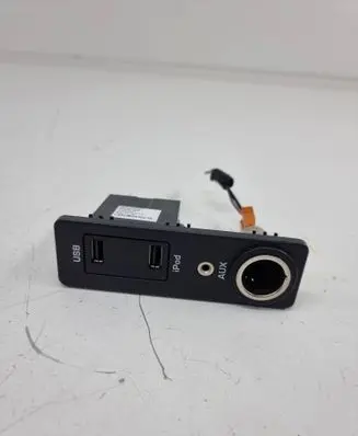 Jaguar XF USB socket connector A2c5336865900