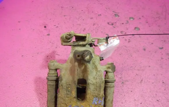 Mitsubishi Space Star Rear brake caliper