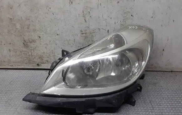 Renault Clio III Headlight/headlamp 8200459824