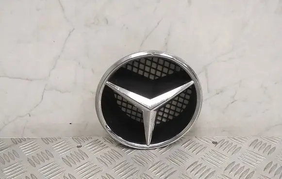 Mercedes-Benz E C207 W207 Manufacturer badge logo/emblem A2078880260
