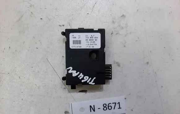 Volkswagen Tiguan Steering angle sensor 1K0959654
