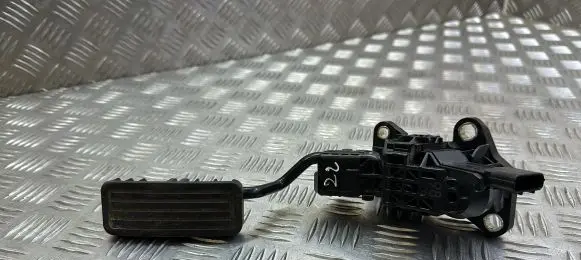Honda CR-V Accelerator throttle pedal 2700000400