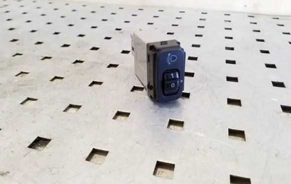 Mitsubishi Outlander Headlight level height control switch