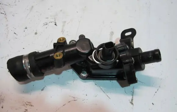Nissan Micra K14 Thermostat/thermostat housing 20SKV109