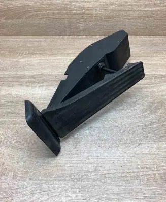 BMW 5 E39 Accelerator throttle pedal 6753053