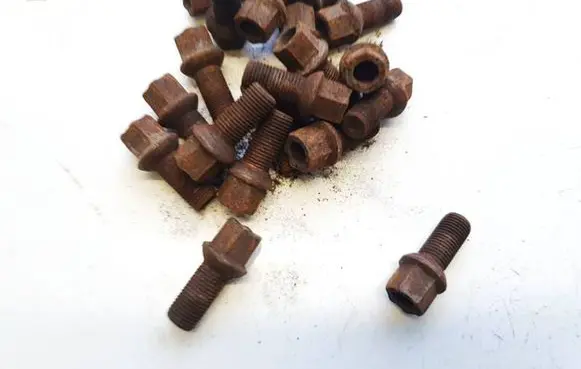 Nuts/bolts