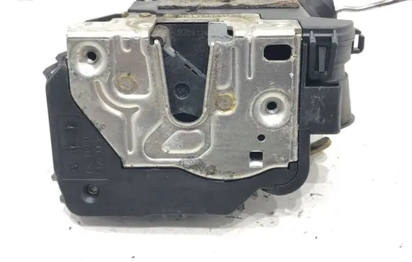 Mercedes-Benz E W211 Front door lock 2117200835