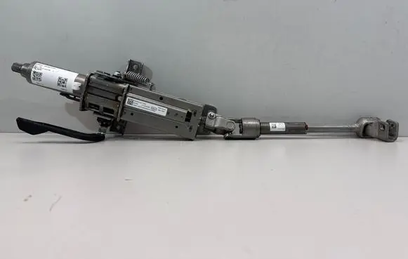 BMW X1 U11 Steering wheel axle 6891198 6891204