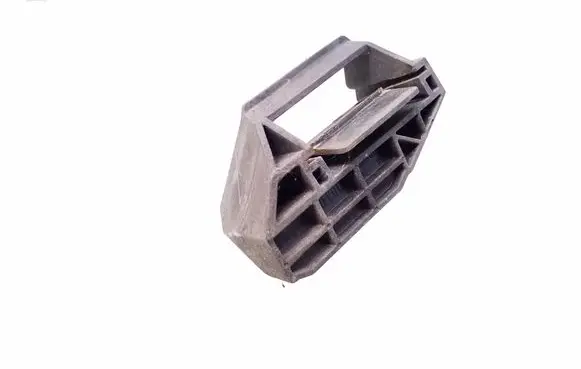 BMW 7 E65 E66 Radiator mount bracket 7508017