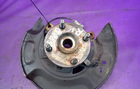 Toyota Yaris Front wheel hub spindle knuckle