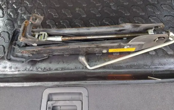 Audi Q7 4L Lift Jack 7L0011031E