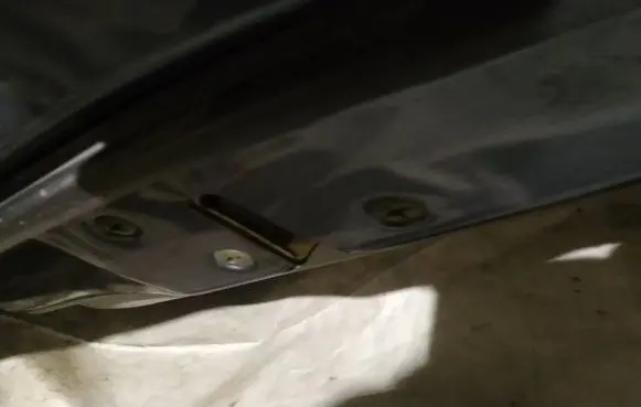 Mitsubishi Grandis Front door lock