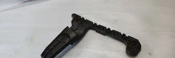 Rear bumper mounting bracket